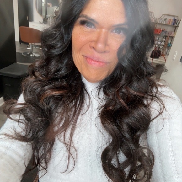 Meet your Posher, Malia - Picture 2 of 10